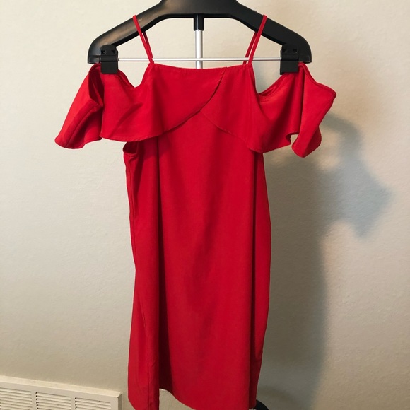 KRISTA COLD SHOULDER FLUTTER DRESS size M - Picture 3 of 5